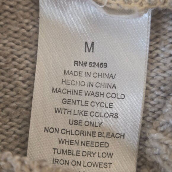 Dog Sweater with Cat Face has harness hole by Petsmart  size Medium 17-22 pounds - Picture 3 of 6